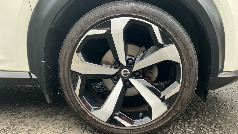 Nissan Juke 1.0 DiG-T Tekna 5dr Petrol Hatchback